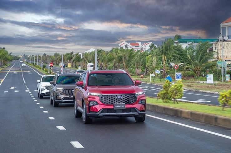 Giá xe Ford Territory tháng 5/2025, hỗ trợ 100% lệ phí trước bạ